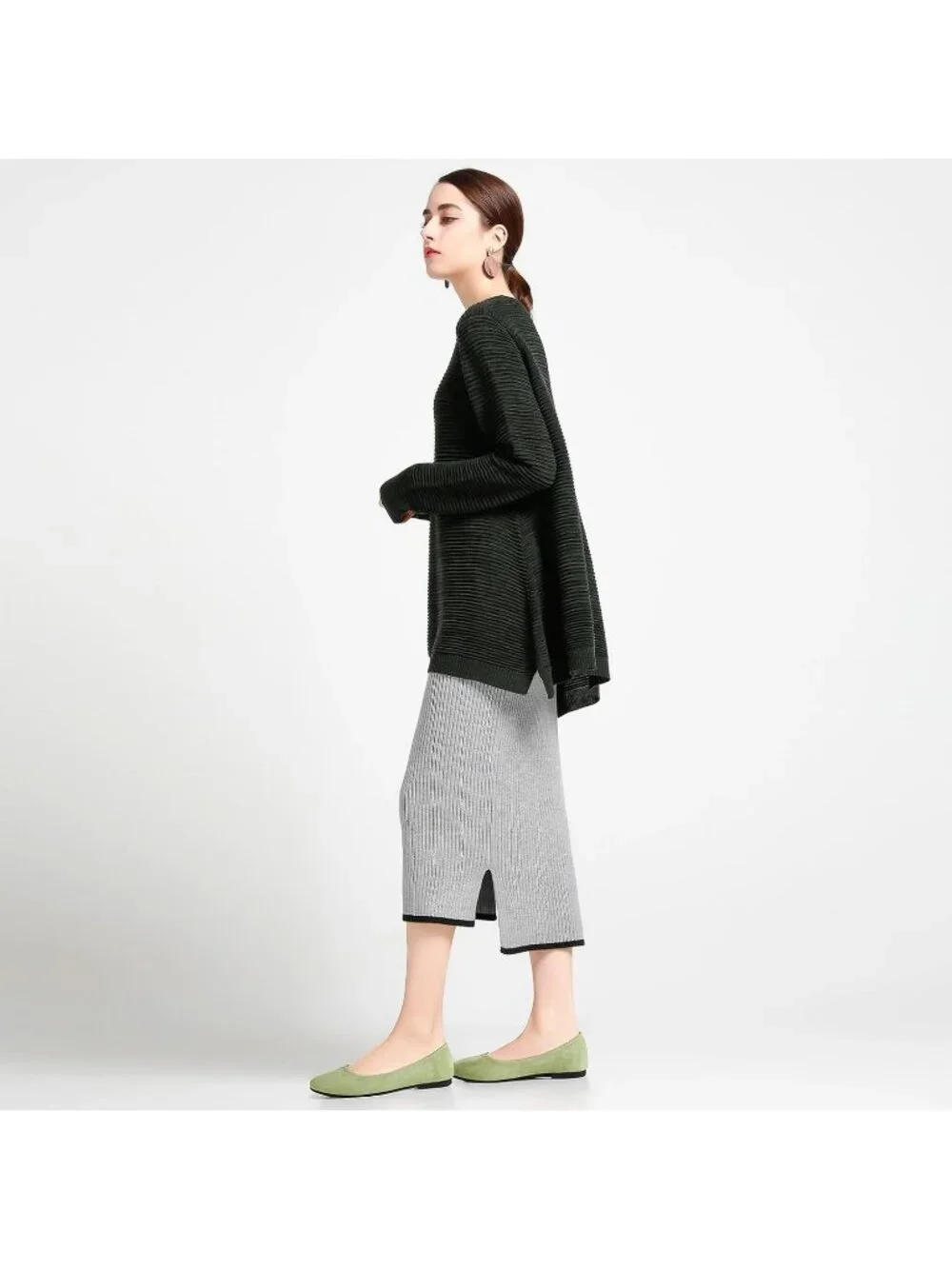 Women's Green Suede Round Toe Soft Flexible & Foldable Comfortable Ballet Flats